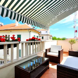  Apartment Sakal